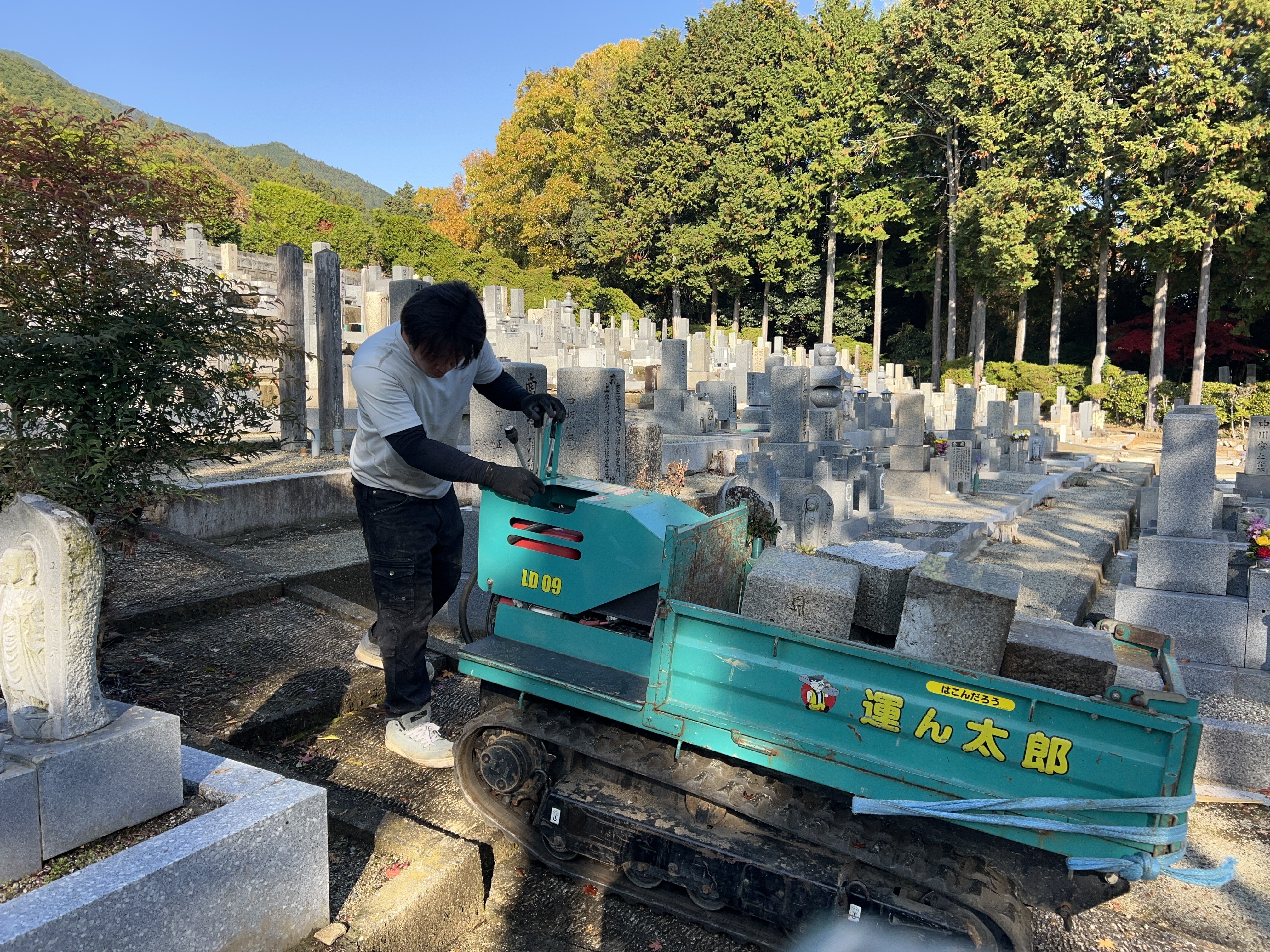 高槻市で墓じまいをお考えの皆様へ、安心と信頼の石の櫻彩がサポートします。